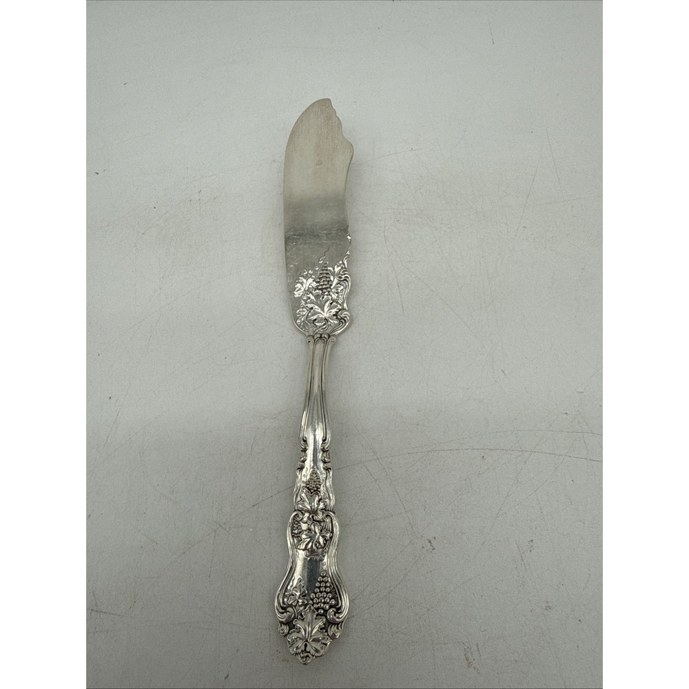 Roger & Bros Grape Pattern Triple Plate Flatware Butter Spreader 7"